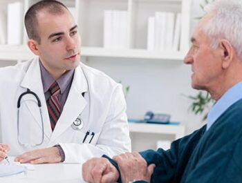 Prostatitisaren sintomak dituen gizon batek urologoarekin kontsultatu beharko luke lehenik